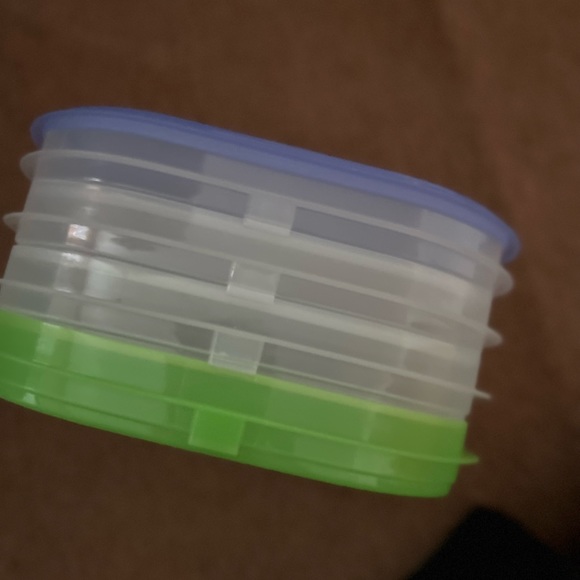 New cold cuts stackable Tupperware❤️SALE - Picture 2 of 2